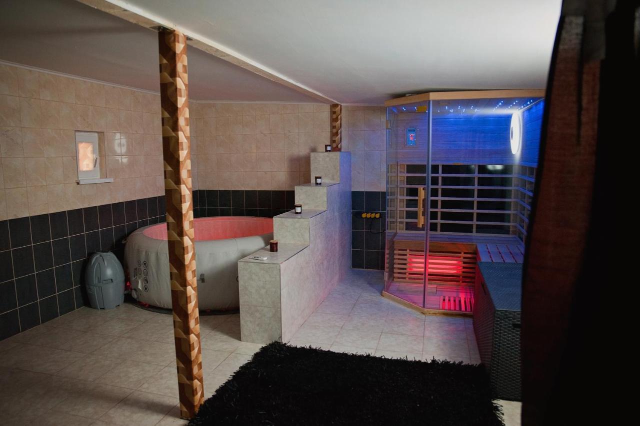 Banka Villa Psenek מראה חיצוני תמונה