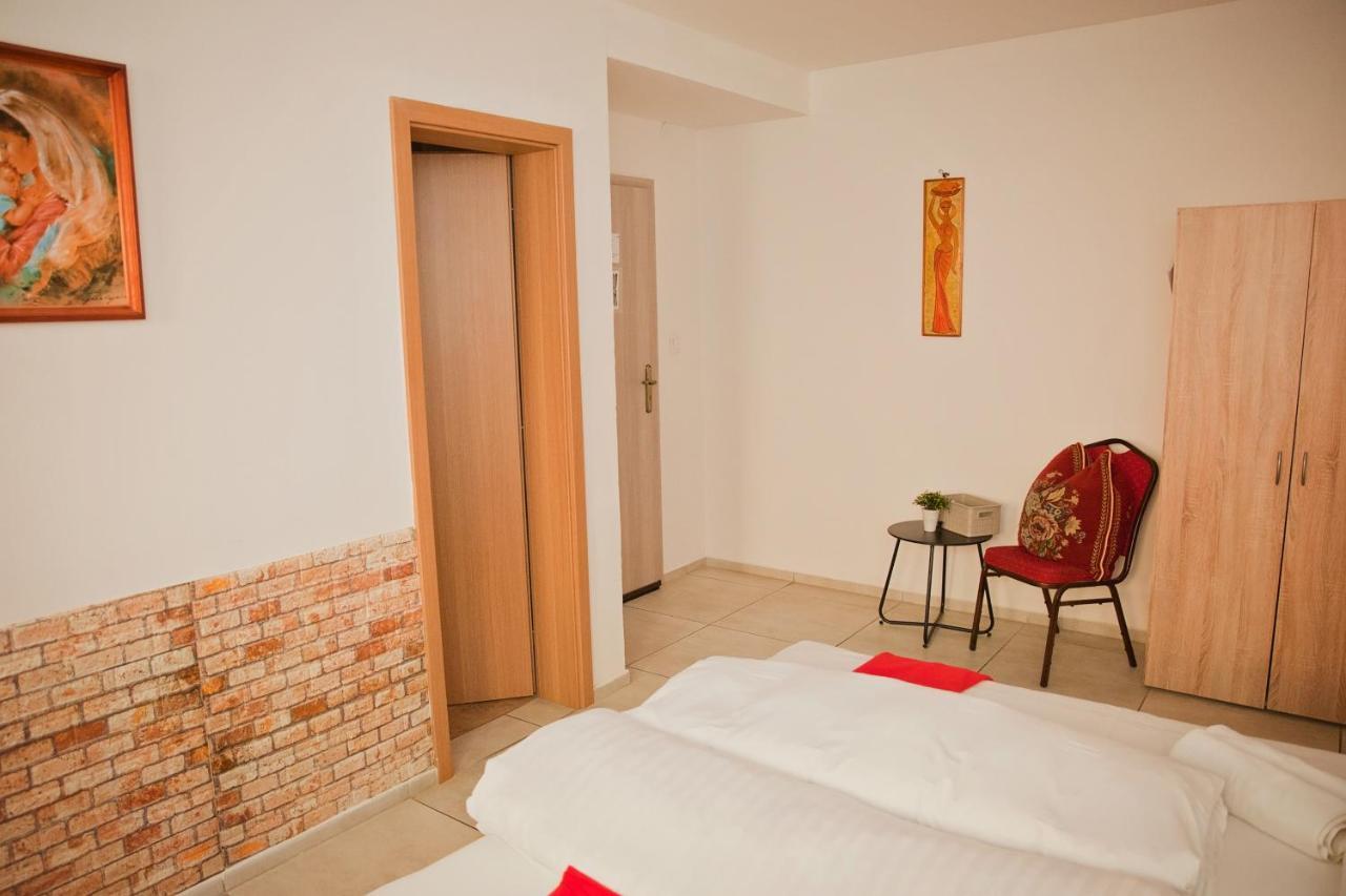 Banka Villa Psenek מראה חיצוני תמונה